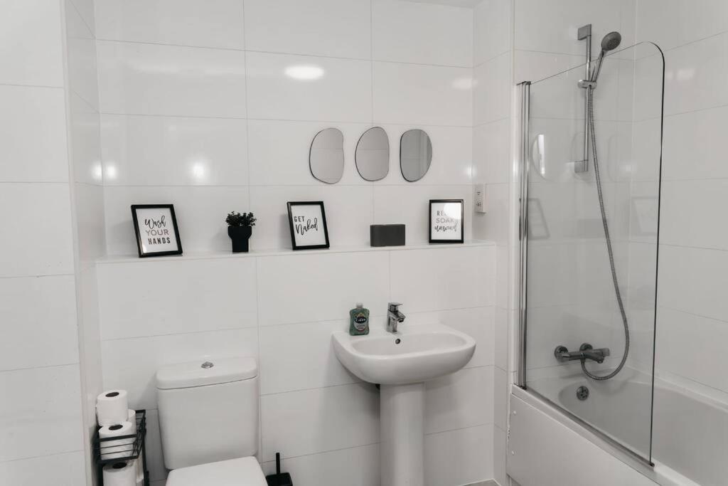 Stunning Modern Heart Of The City Apartment Sheffield Buitenkant foto